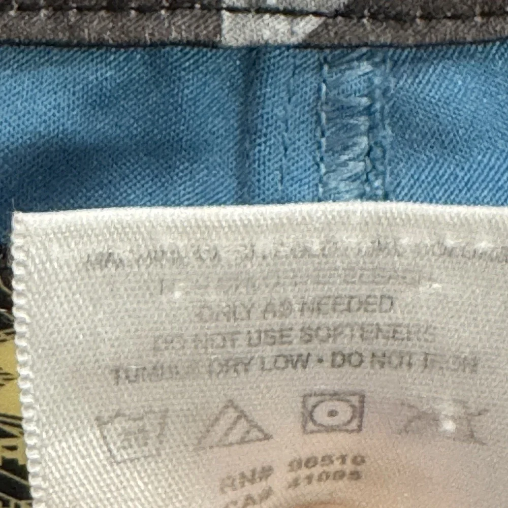 Under Armour Board Shorts Men's 36 Zipper Pockets Blue Quick‎ Dry Lightweight